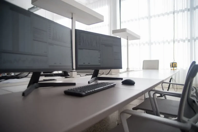 How to Monitor Rankings for Sensitive Niches