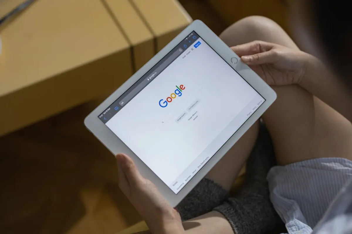 Mostlyblogging Search Intent: Webmaster Context, Safety, and Alternatives