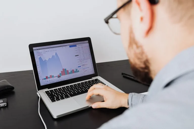 Why niche site owners May Find an Article About techslassh.com Useful